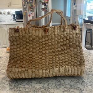 Beautiful large vintage straw bag